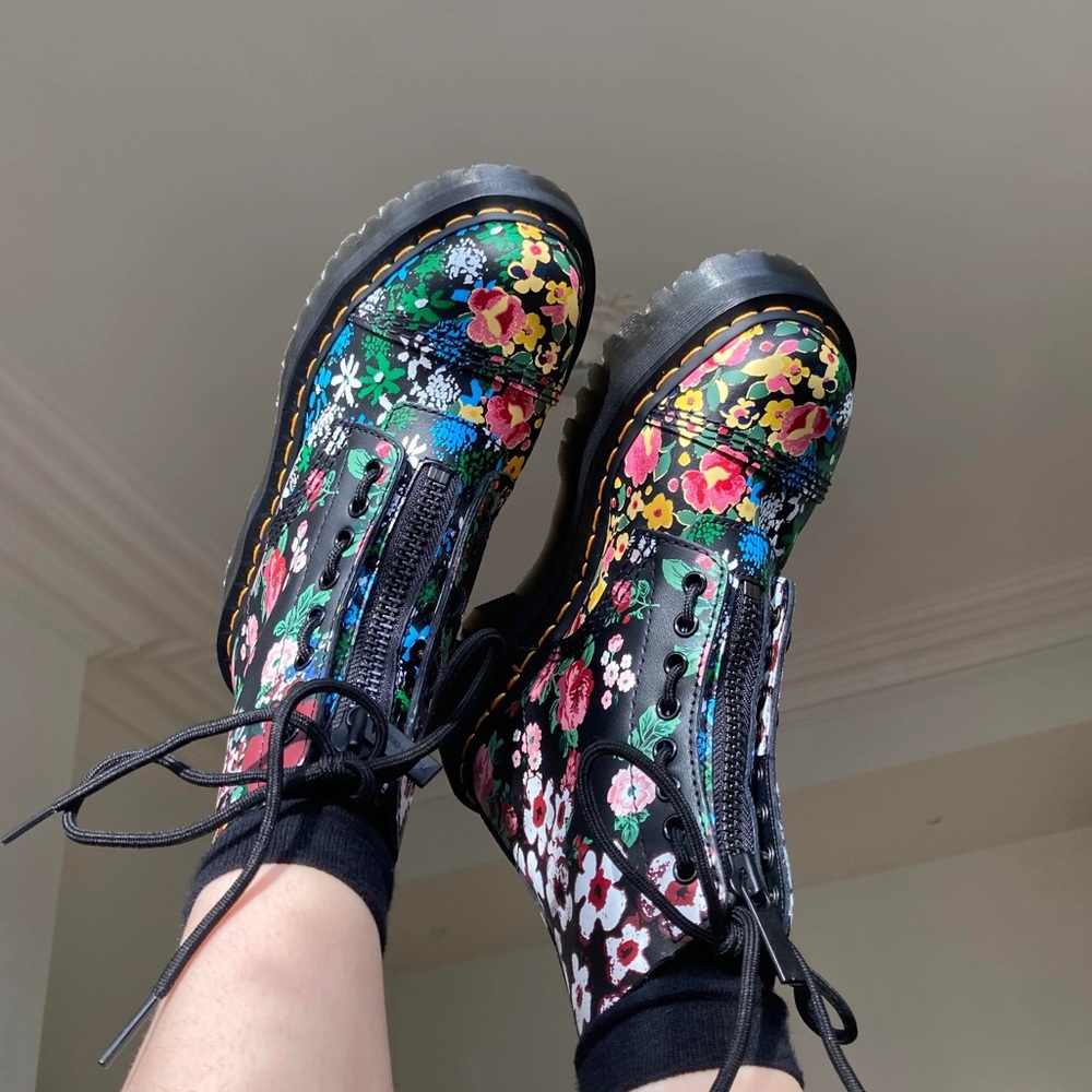 DR. MARTENS Sinclair Floral Mash Up - Picture 2 of 13